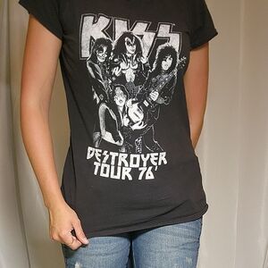 Kiss Graphic Band T-Shirt
